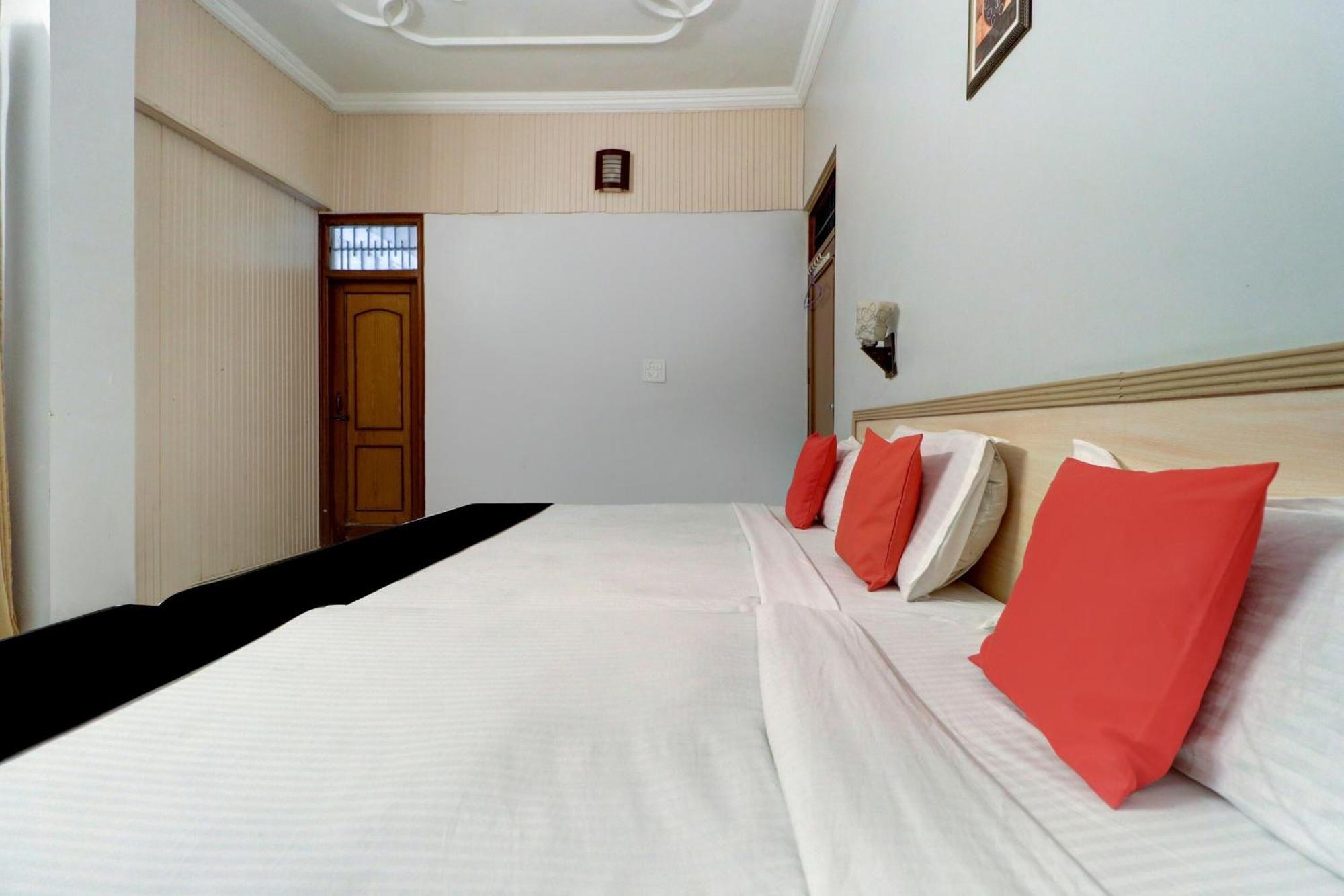 Hotel Capital O Divine Amritsar Exterior foto