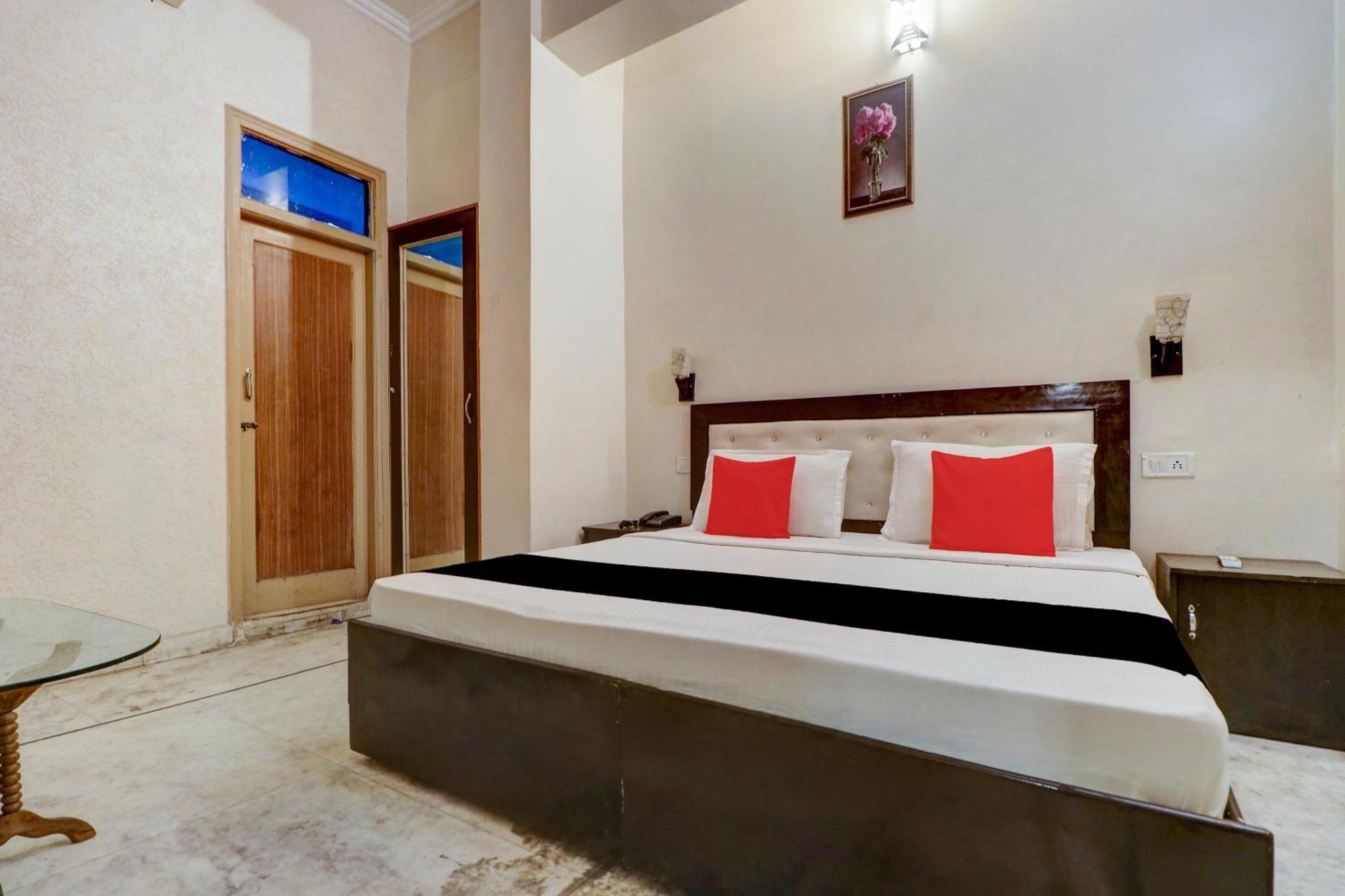 Hotel Capital O Divine Amritsar Exterior foto